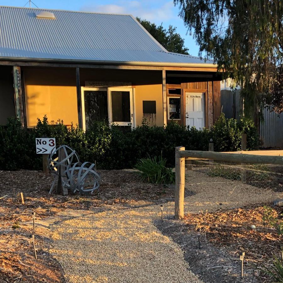 No 3 @ Bed In A Shed B&Bs Watervale 外观 照片